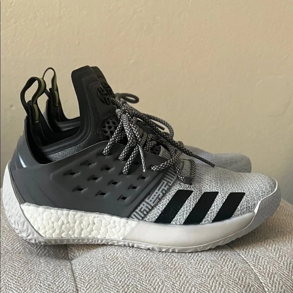 NWT adidas Harden Vol 2 in Concrete Gray and Black in Size 7